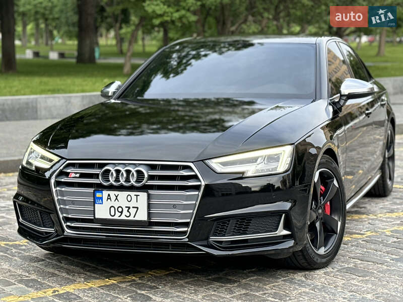 Седан Audi S4 2018 в Харкові