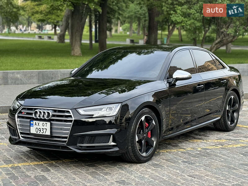 Седан Audi S4 2018 в Харкові