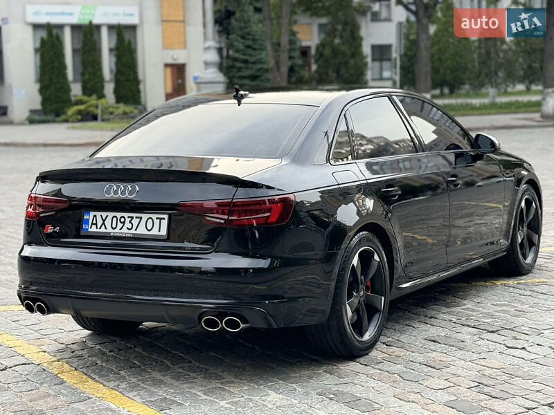 Седан Audi S4 2018 в Харкові