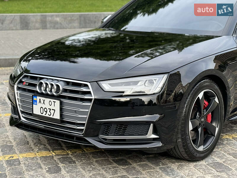 Седан Audi S4 2018 в Харкові
