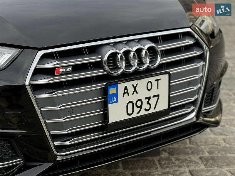 Седан Audi S4 2018 в Харкові