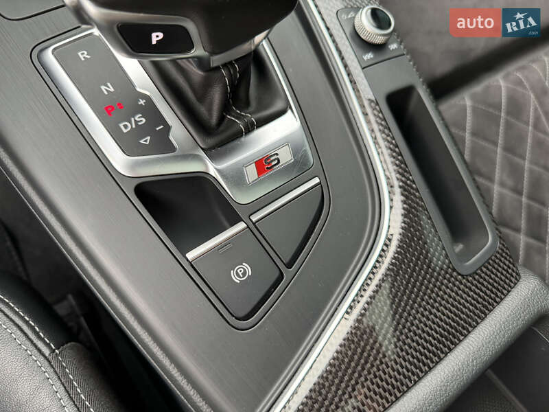 Седан Audi S4 2018 в Харкові