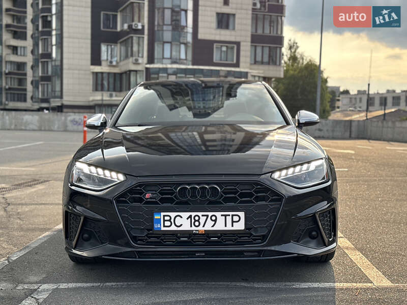 Седан Audi S4 2019 в 