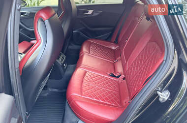 Седан Audi S4 2018 в 