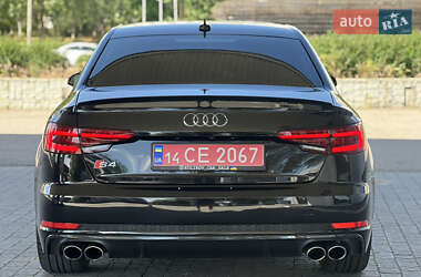 Седан Audi S4 2018 в 