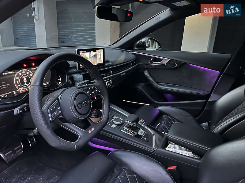 Седан Audi S4 2019 в Дніпрі