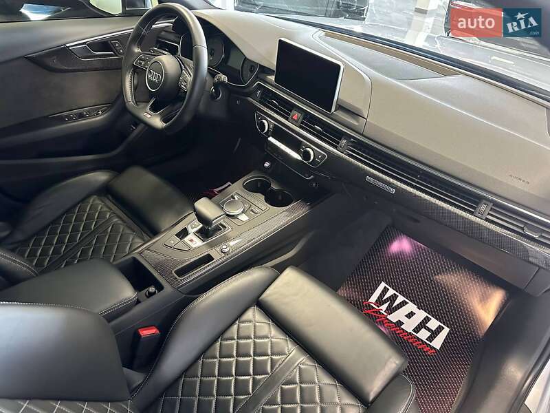 Універсал Audi S4 2017 в Києві