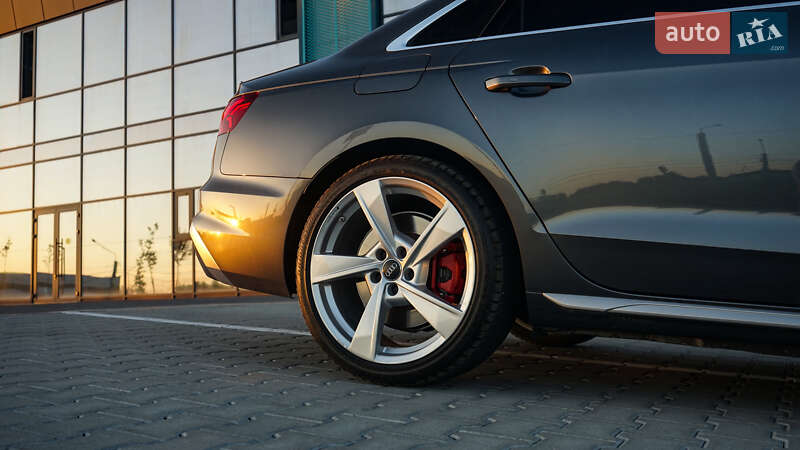Седан Audi S4 2020 в Львове