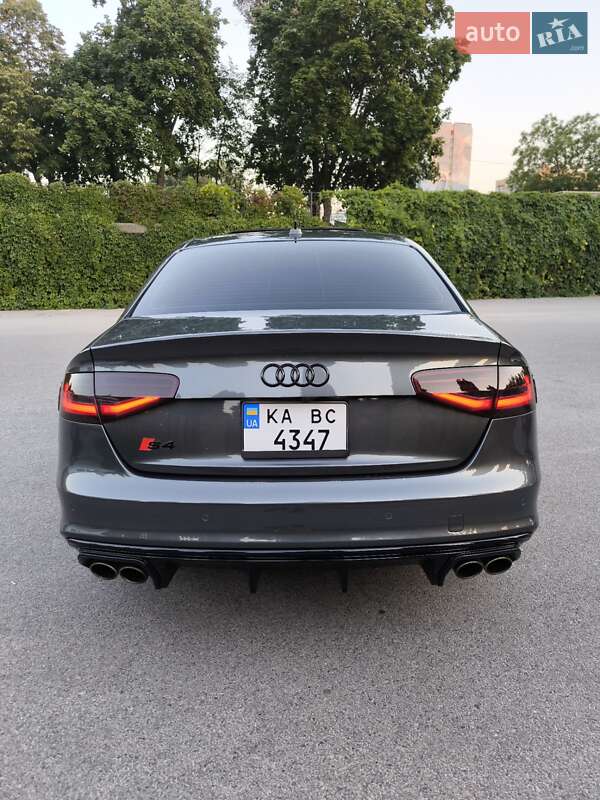 Седан Audi S4 2014 в Дніпрі