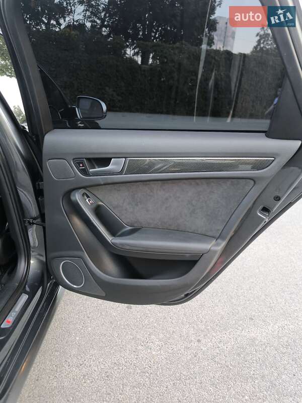 Седан Audi S4 2014 в Дніпрі