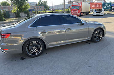 Седан Audi S4 2018 в 