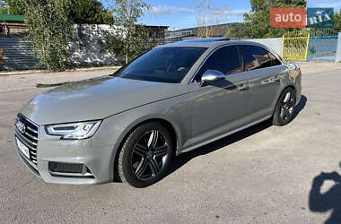 Седан Audi S4 2018 в 