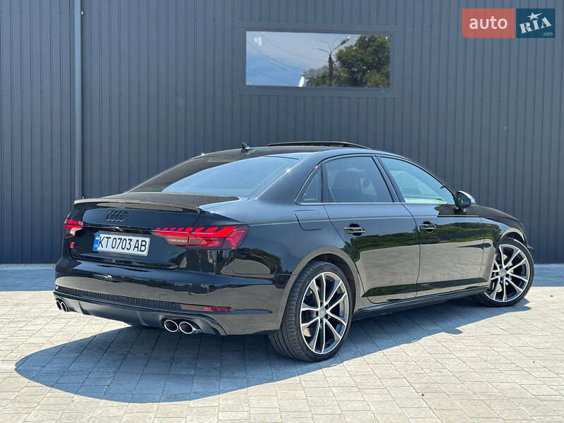 Седан Audi S4 2019 в Коломые