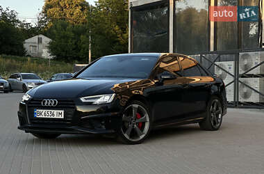 Седан Audi S4 2018 в 