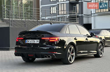 Седан Audi S4 2018 в 