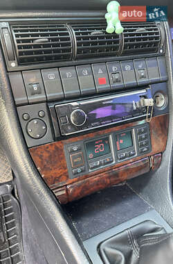 Седан Audi S4 1992 в 