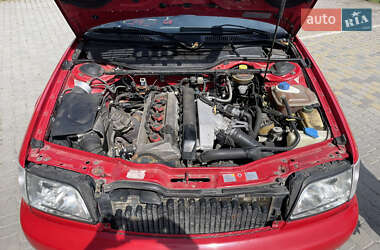 Седан Audi S4 1992 в 