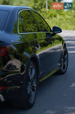 Седан Audi S4 2018 в 