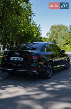 Седан Audi S4 2018 в 