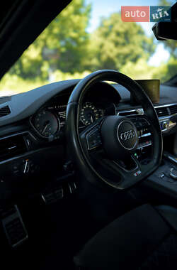 Седан Audi S4 2018 в 