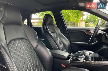 Седан Audi S4 2022 в 
