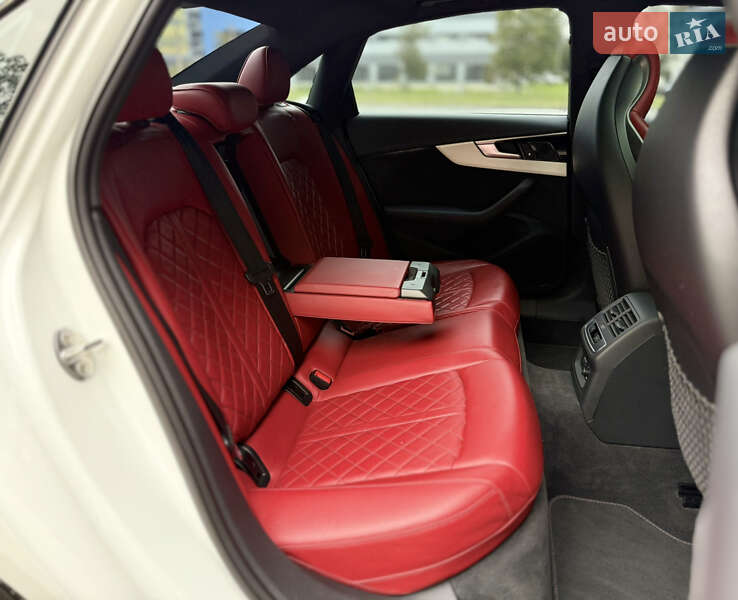 Седан Audi S4 2020 в Харькове