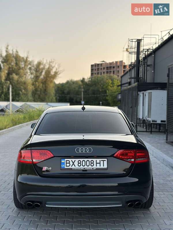 Седан Audi S4 2010 в Хмельницком