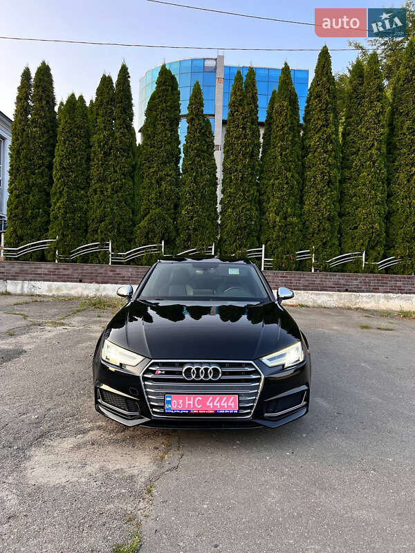 Седан Audi S4 2018 в Луцке