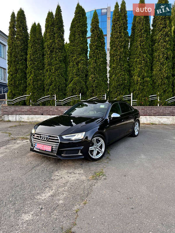 Седан Audi S4 2018 в Луцке