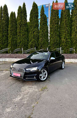 Седан Audi S4 2018 в 
