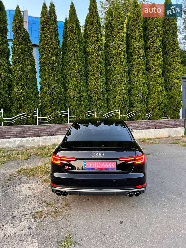 Седан Audi S4 2018 в Луцке
