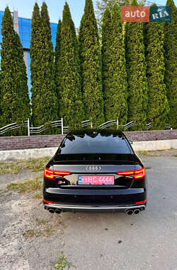 Седан Audi S4 2018 в 