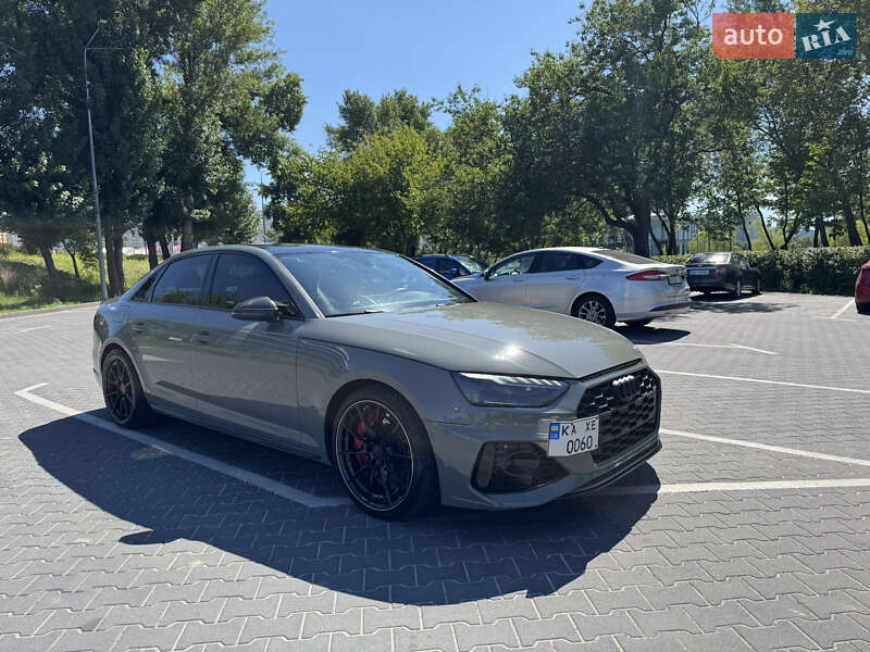 Седан Audi S4 2018 в Киеве