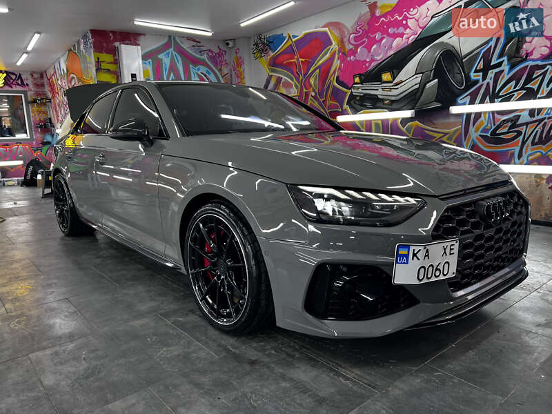 Седан Audi S4 2018 в Киеве