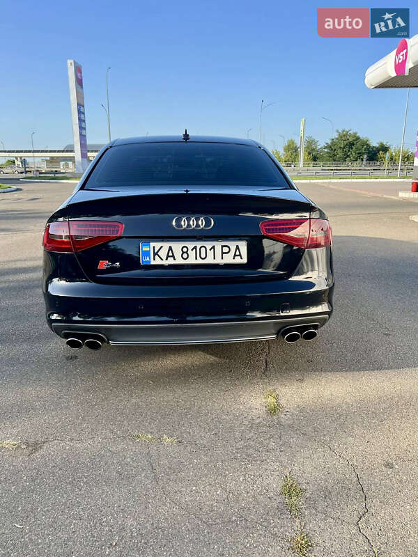 Седан Audi S4 2014 в Киеве