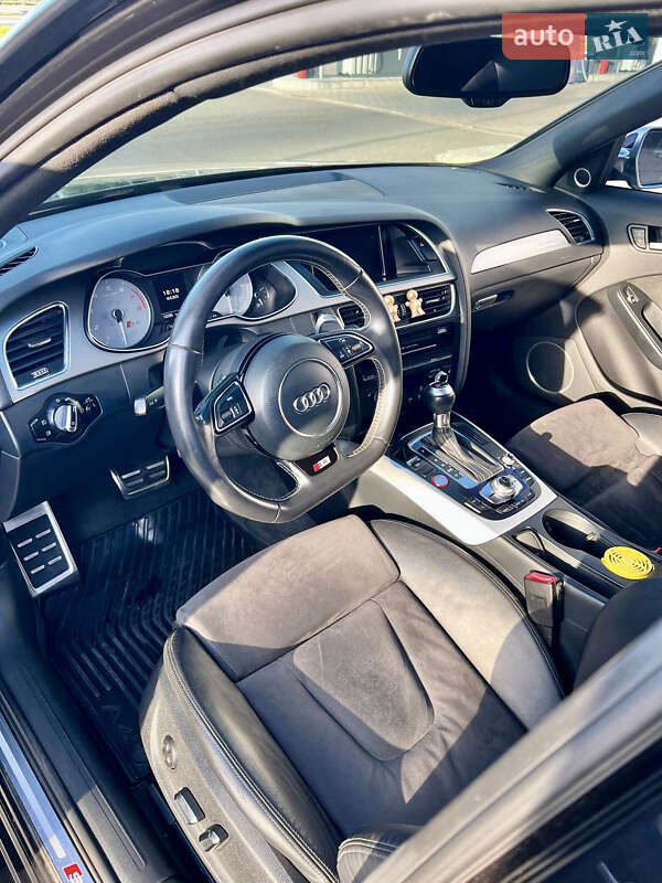 Седан Audi S4 2014 в Киеве