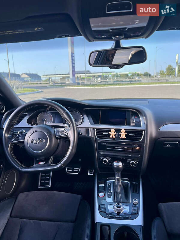 Седан Audi S4 2014 в Киеве