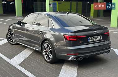 Седан Audi S4 2017 в 