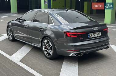 Седан Audi S4 2017 в 