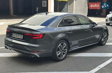 Седан Audi S4 2017 в 