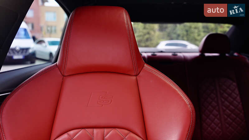 Седан Audi S4 2020 в Львове