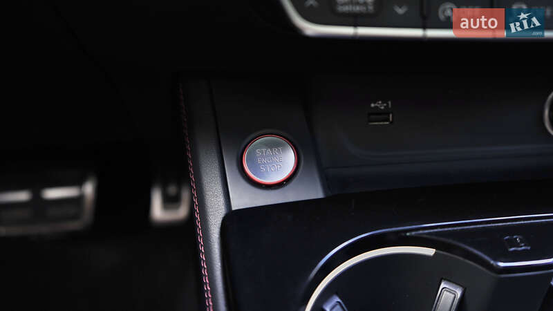 Седан Audi S4 2020 в Львове