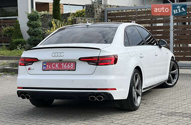 Седан Audi S4 2018 в 
