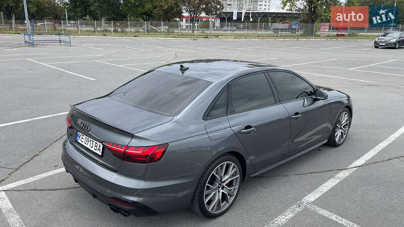 Седан Audi S4 2022 в Днепре