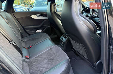 Седан Audi S4 2019 в 
