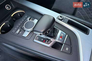 Седан Audi S4 2019 в 