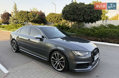 Седан Audi S4 2018 в 