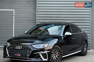 Седан Audi S4 2022 в 