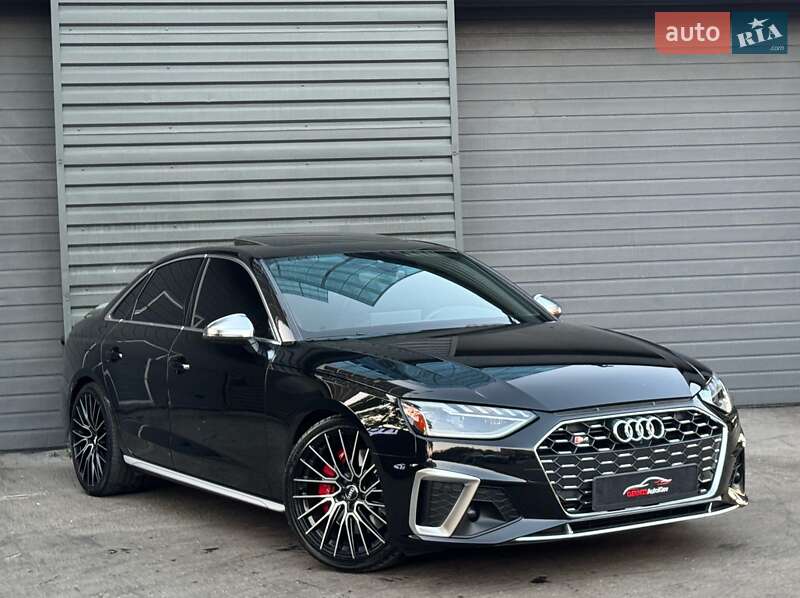 Седан Audi S4 2022 в Киеве