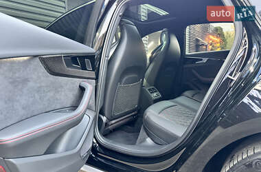 Седан Audi S4 2022 в 